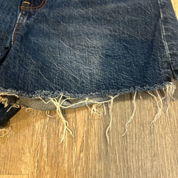 American Eagle Outfitters Dark Blue Frayed Jean Shorts size 2 EUC - Picture 5 of 9